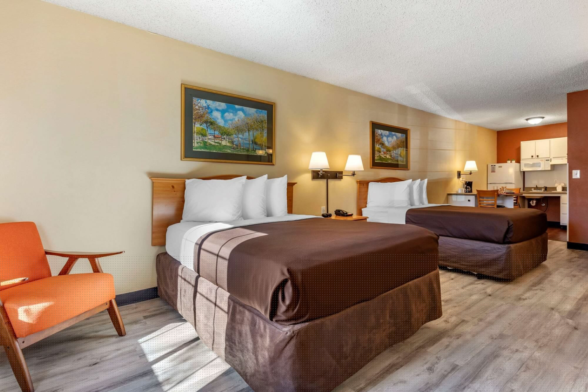 EFFICIENCY, 2 DOUBLE BEDS, ACCESSIBLE