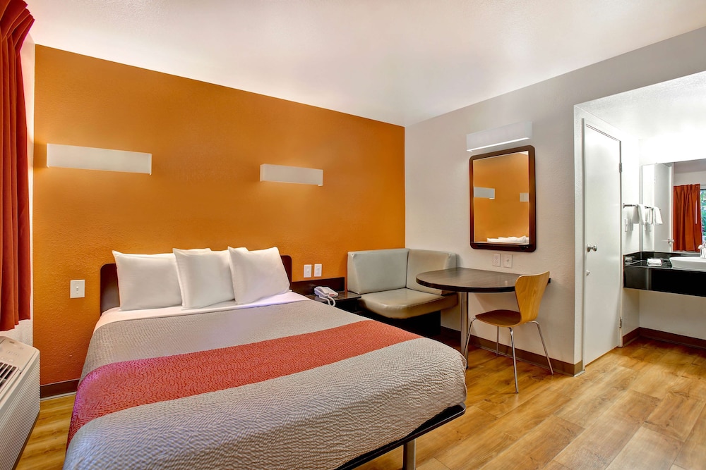 Motel6 Sunnyvale, CA - North 30/60