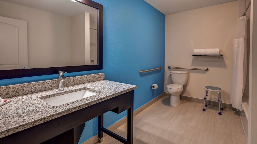 Surestay Plus Hotel By Best Western Humble 29/33