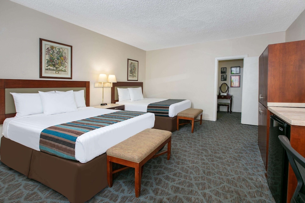 Deluxe, 2 Double Beds