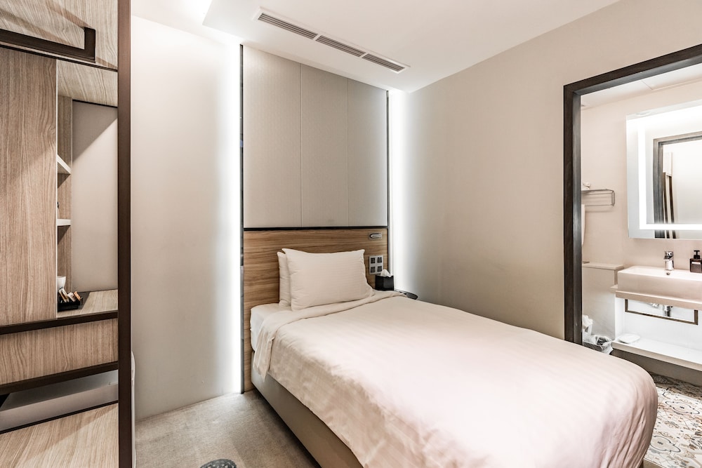 Santa Grand Hotel Boat Quay 24/50