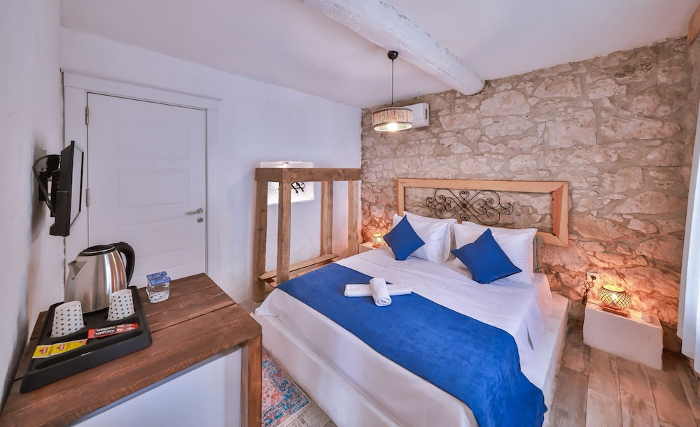 Livan Hotel Deluxe 15/57
