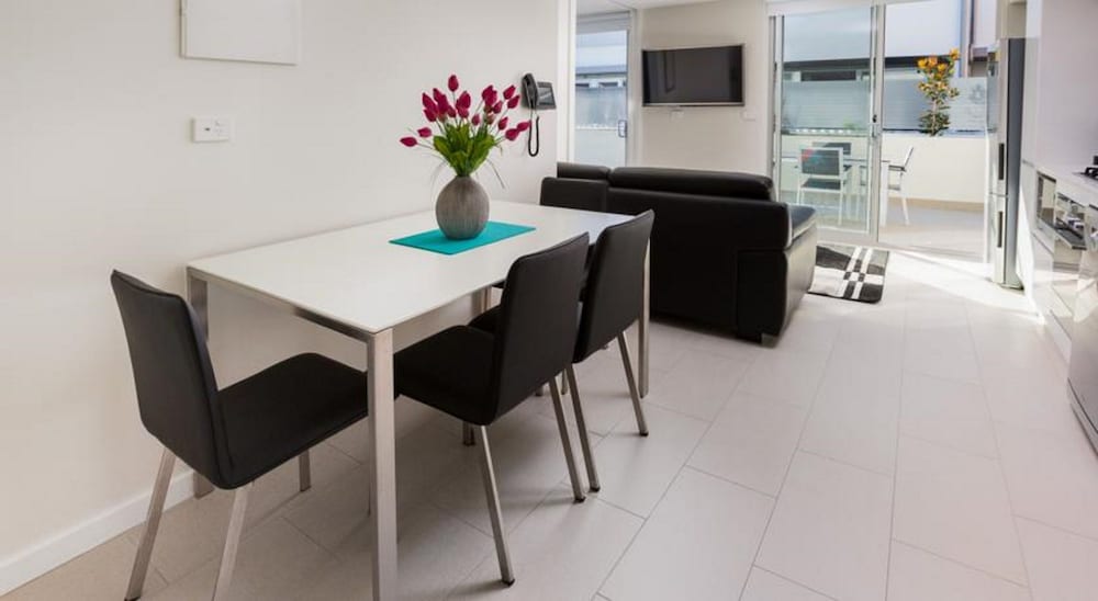 Hamilton Executive Apartments 16/24