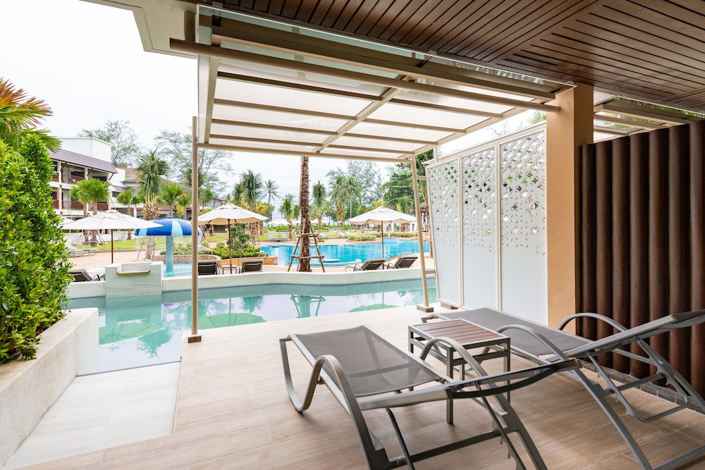 Katathani Phuket Beach Resort 38/66