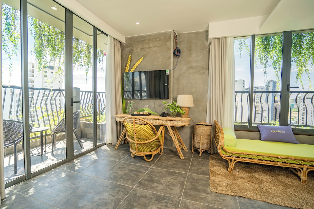 The Signature Hotel Nha Trang 30/50