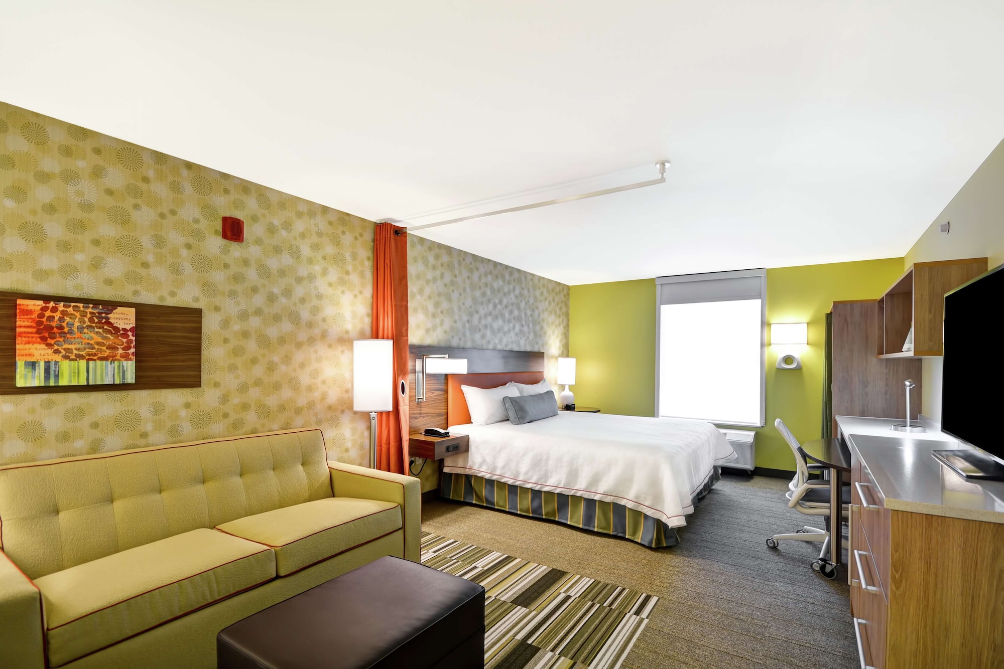 SUITE, KING BED, ACCESSIBLE