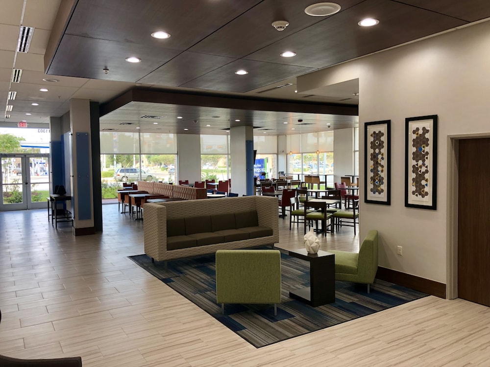 Holiday Inn Express and Suites Houston Westchase - Westheimer 12/59