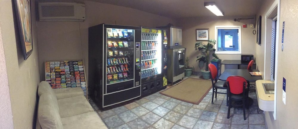Hilltop Inn Suites 23/28