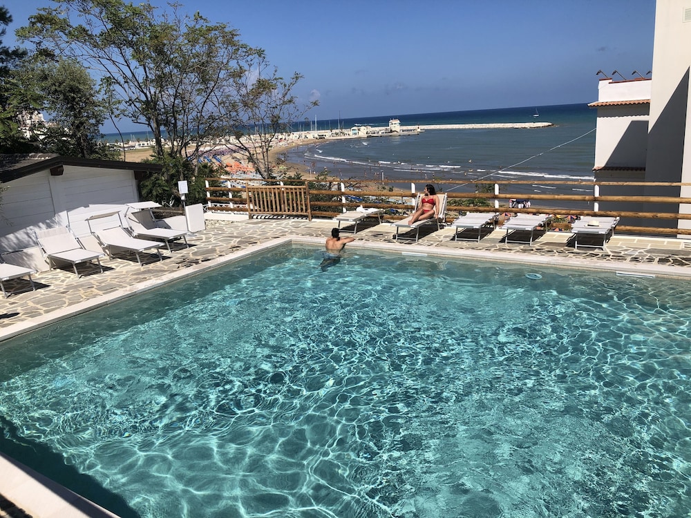 Riviera Hotel Residence 6/45