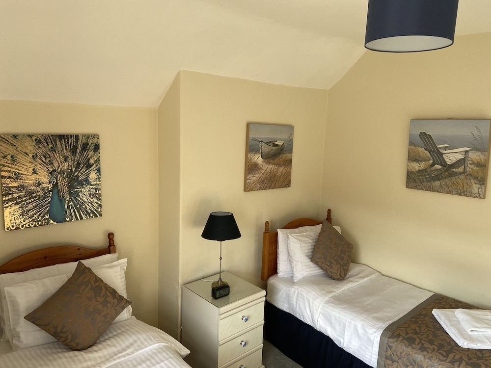 COMFORT, TWIN BEDS