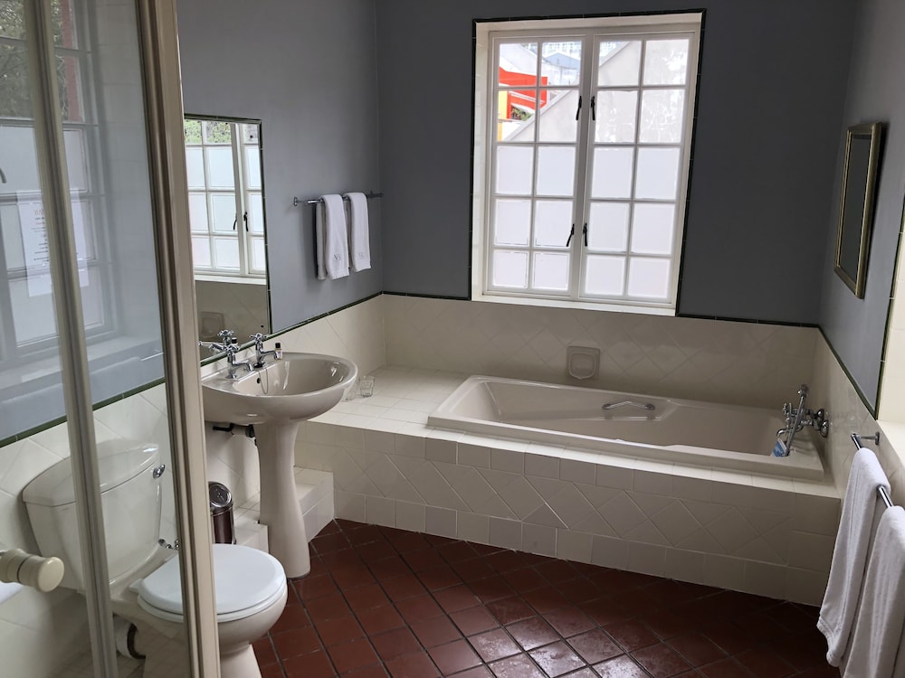 The Villa Rosa Bed and Breakfast 40/43