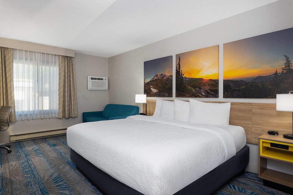 Days Inn and Suites by Wyndham Downtown Missoula-University 22/66