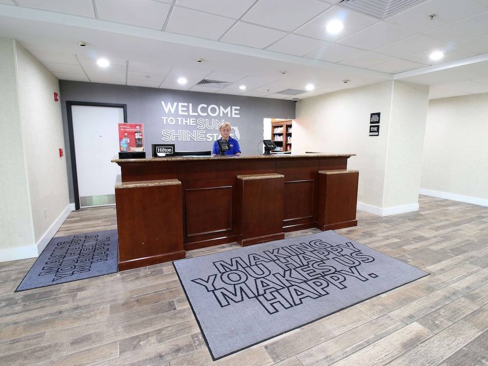 Hampton Inn Suites Palm Coast 16/72
