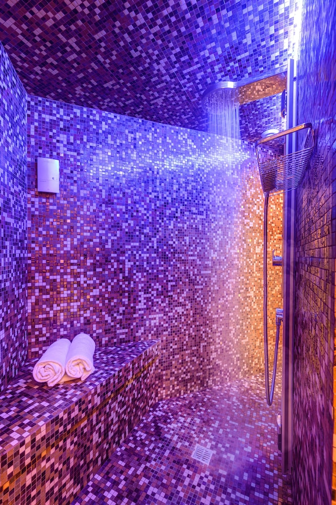 Dharma Luxury Hotel & Spa 46/70