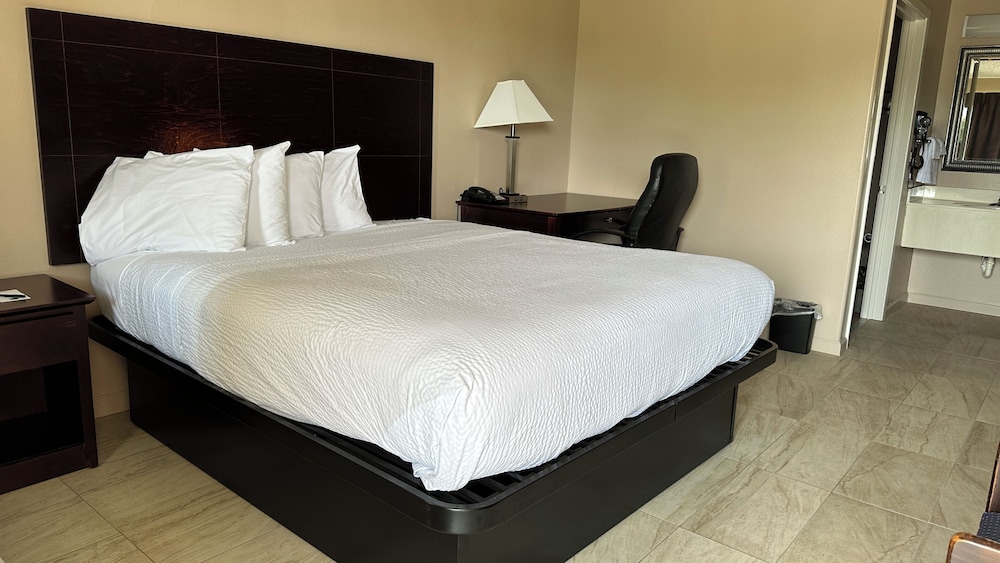 Carom Inn a Travelodge by Wyndham Denham Springs/Baton Rouge 9/33