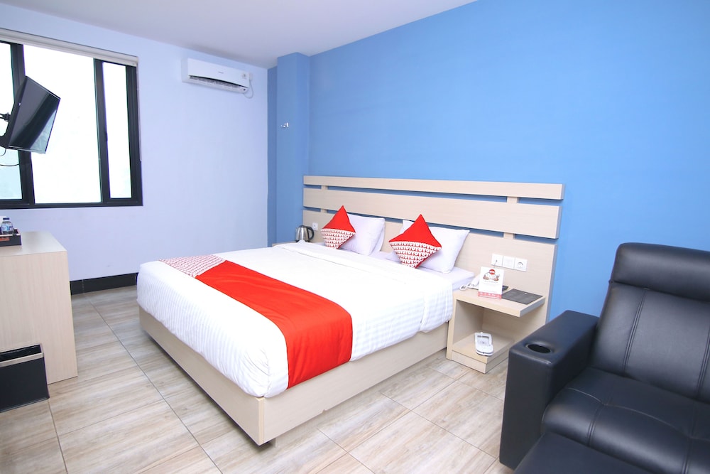 Oyo 592 Budget Hotel By The Harbour 12/28