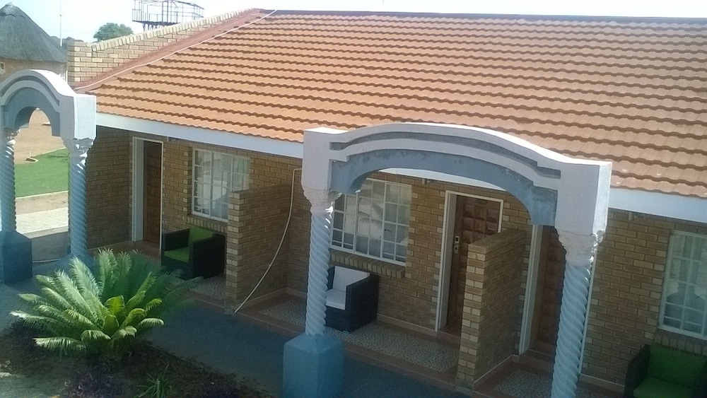 Sahara Stones Hotel 3/50