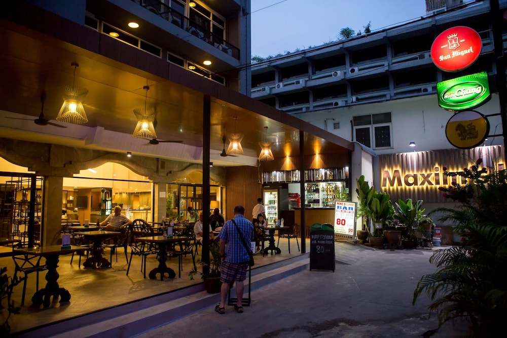 Maxim S Inn 61/64