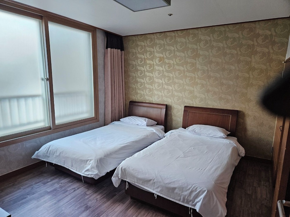 Il Sung Jeju Beach Resort 24/42