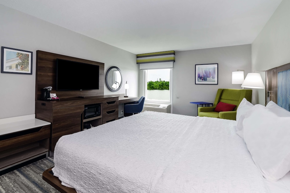 Holiday Inn Express Hotel and Suites Port Charlotte 7/34