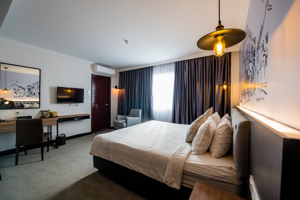 Merchant Hotel 22/66