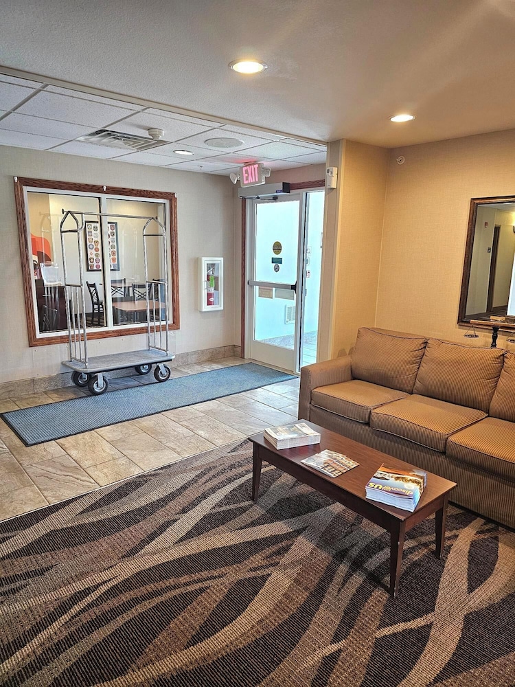 Cobblestone Inn & Suites - Clintonville 29/50