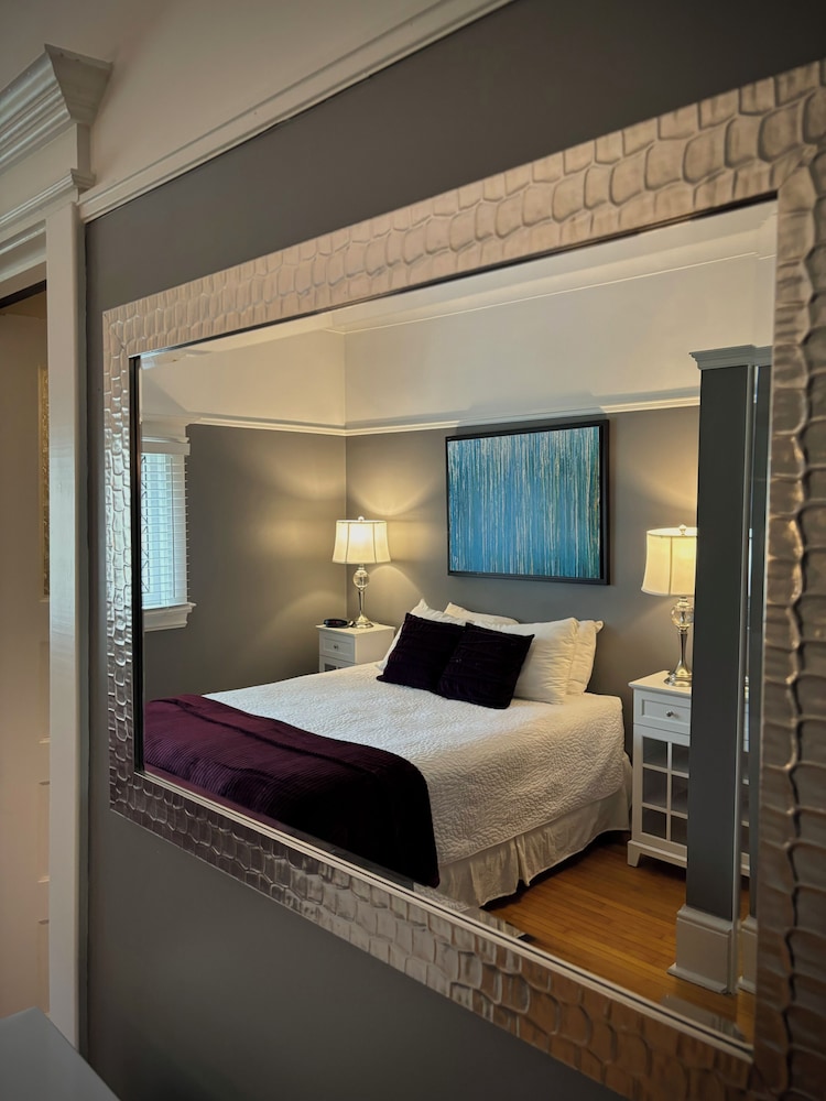 Room, Quintuple, Queen Bed