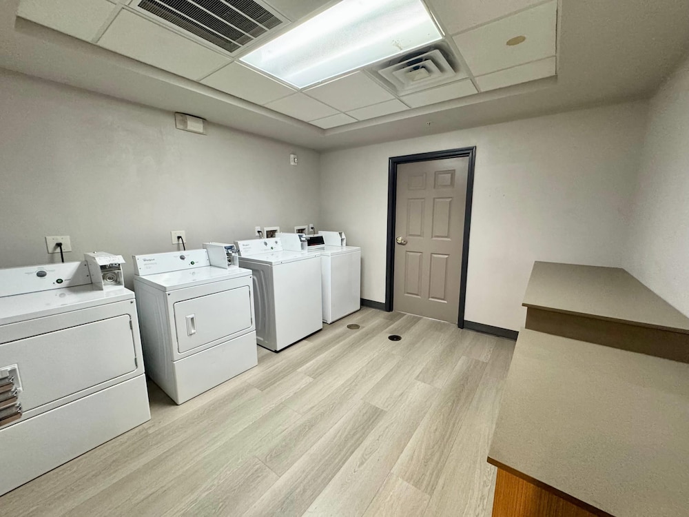 Country Inn & Suites by Radisson, Port Charlotte, FL 12/30