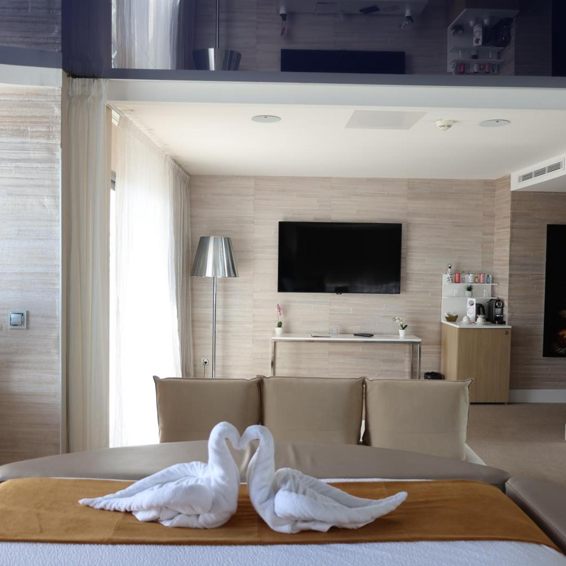 Premium, Suite, Oz Apos Inn Hotel 3/5