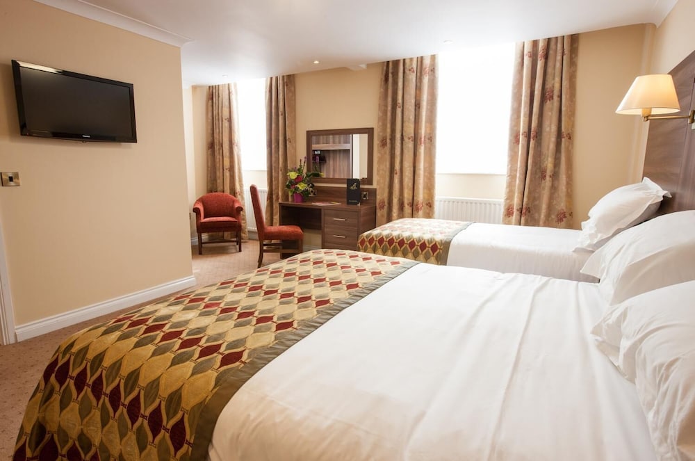 Adair Arms Hotel 10/50