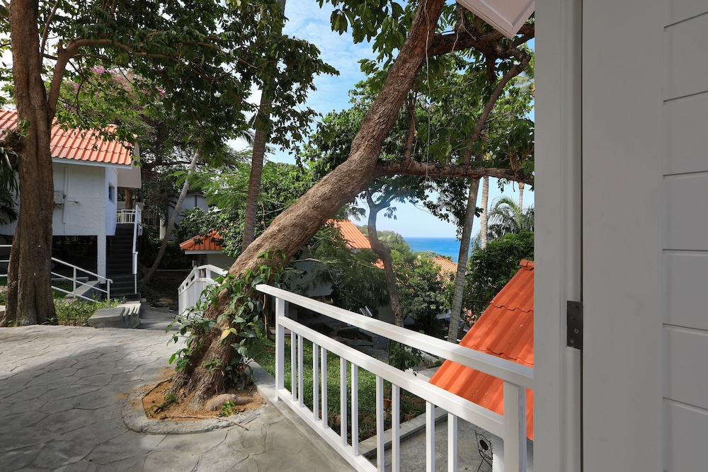 Kata White Villas 40/44