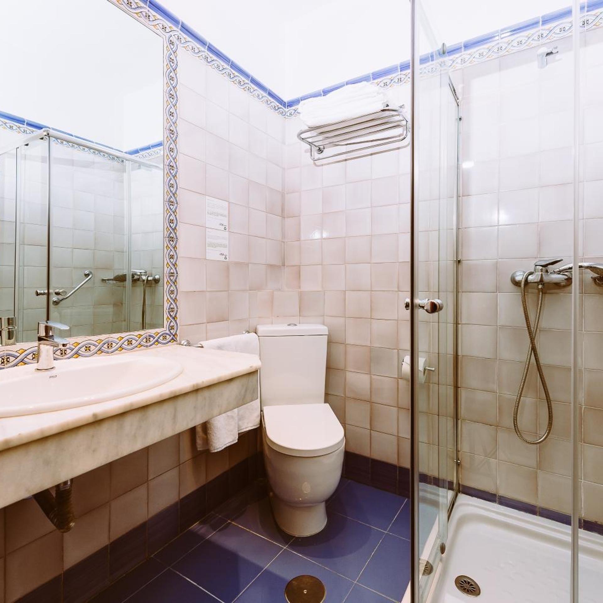 غرفة اقتصادية بسرير مزدوج، Basic Hotel Dona Manuela 5/5