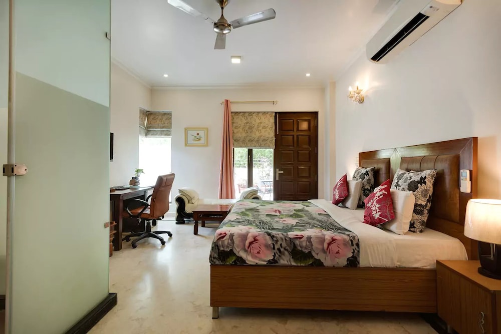 Perch Arbor Suites 25/52