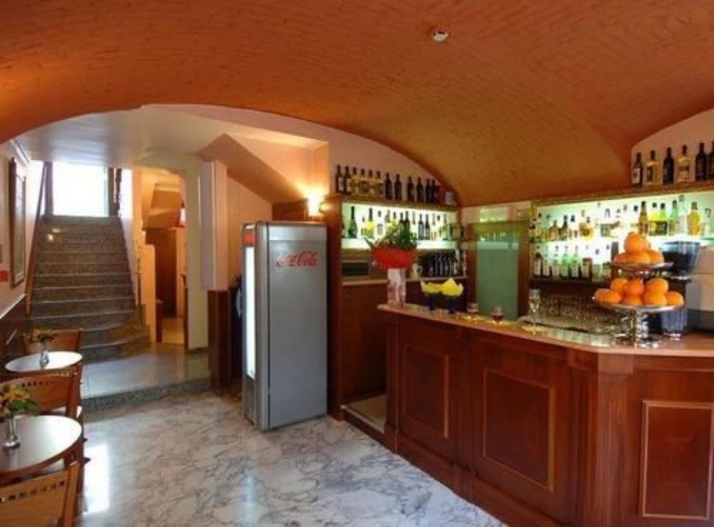 HOTEL IDEALE 6/44