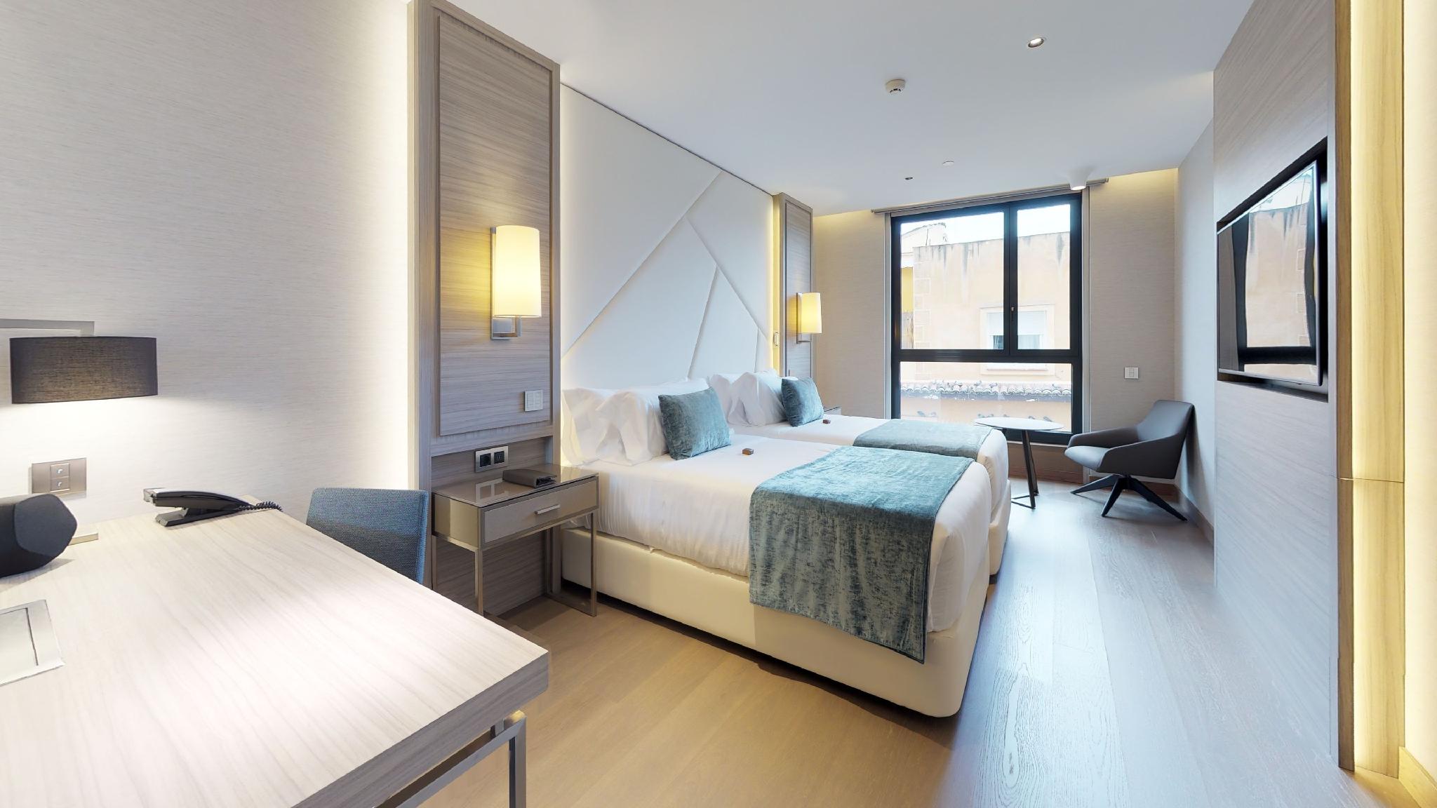 Standard, Double or Twin Bed