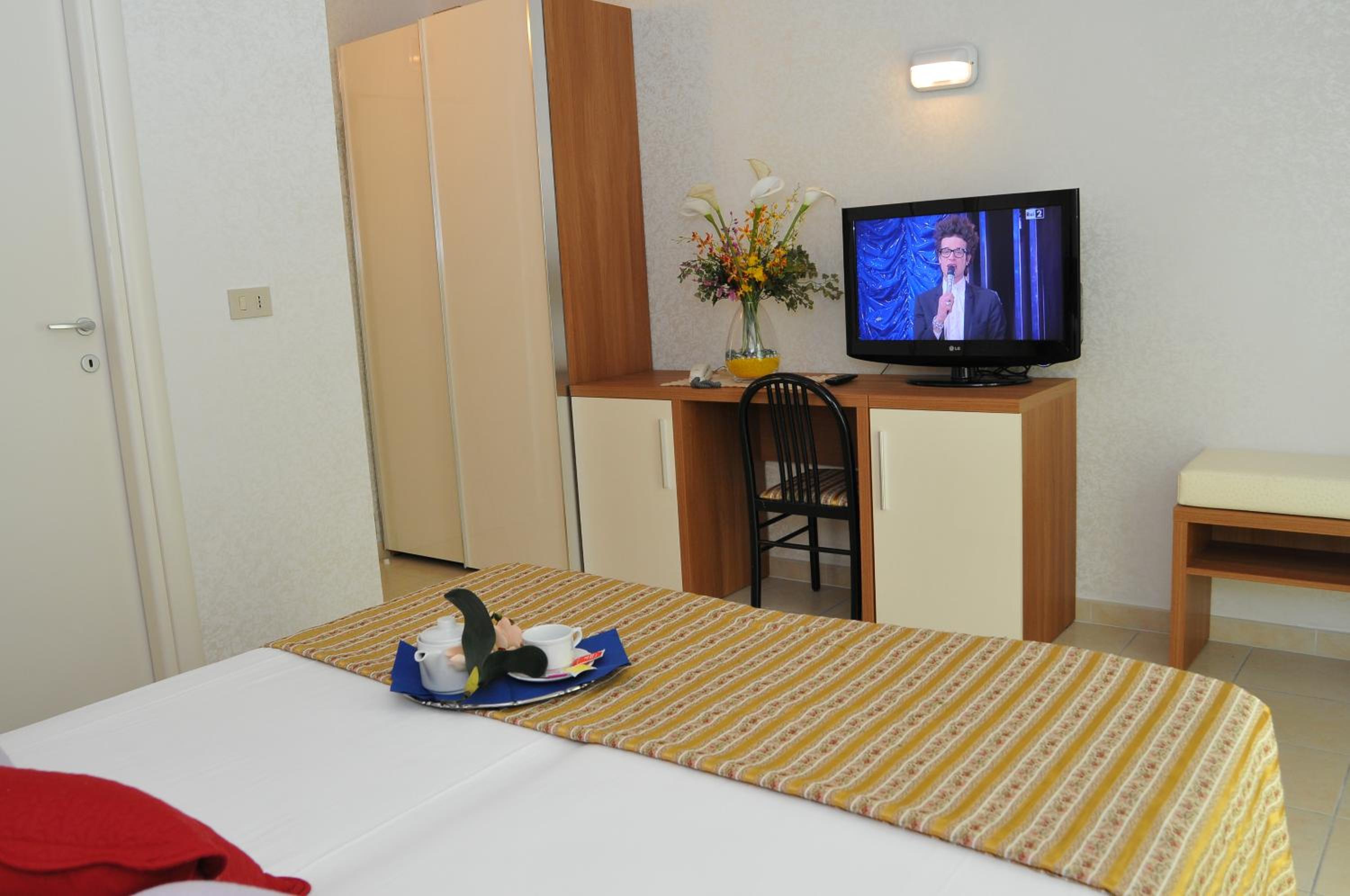 Hotel Arabel 41/50