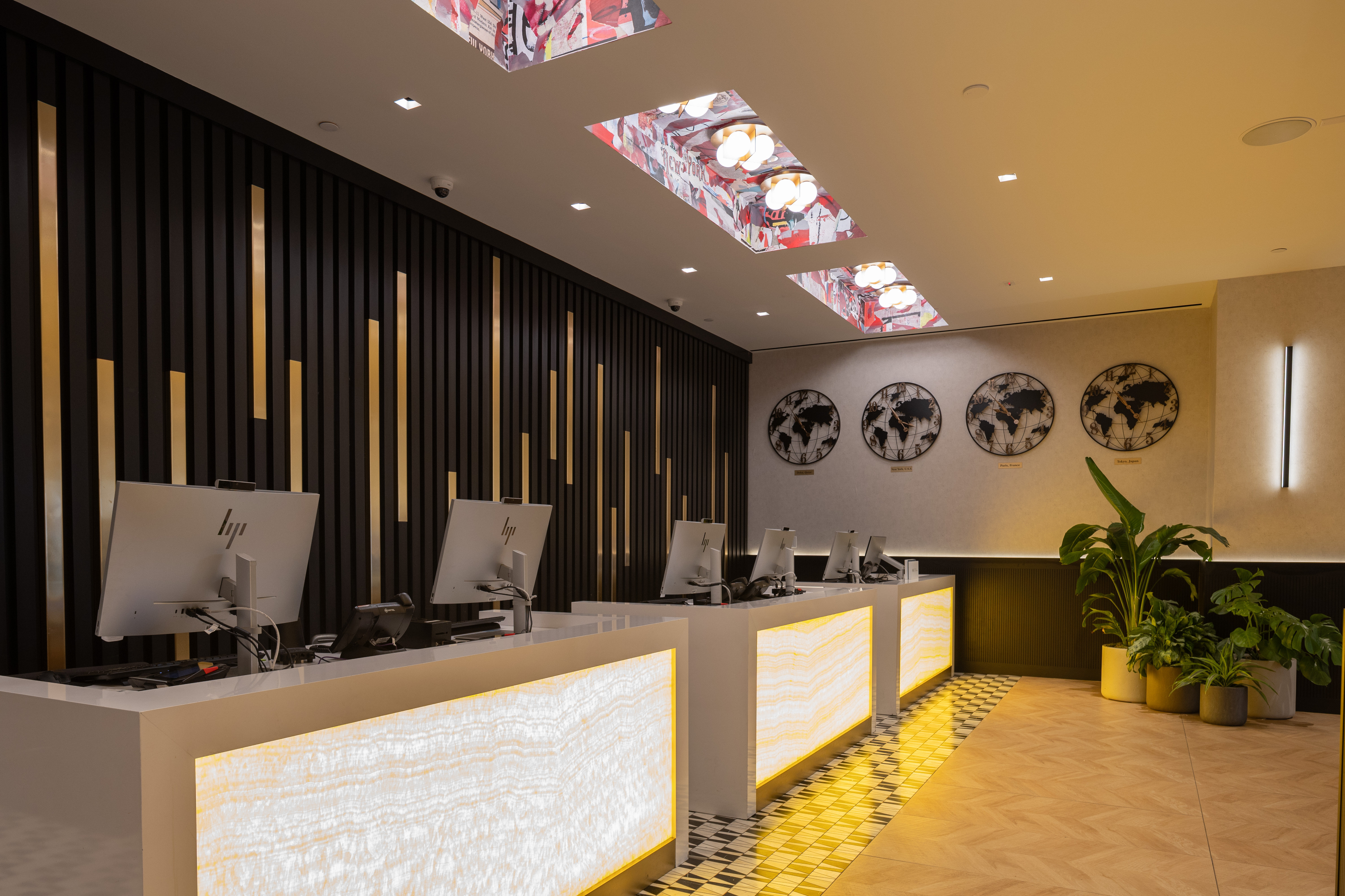 Crowne Plaza Manhattan Times Square by IHG 19/90