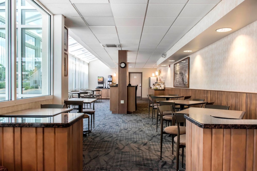 Days Inn by Wyndham Penn State 34/50