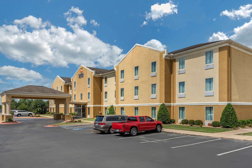 Comfort Inn & Suites Bryant - Benton 2/28