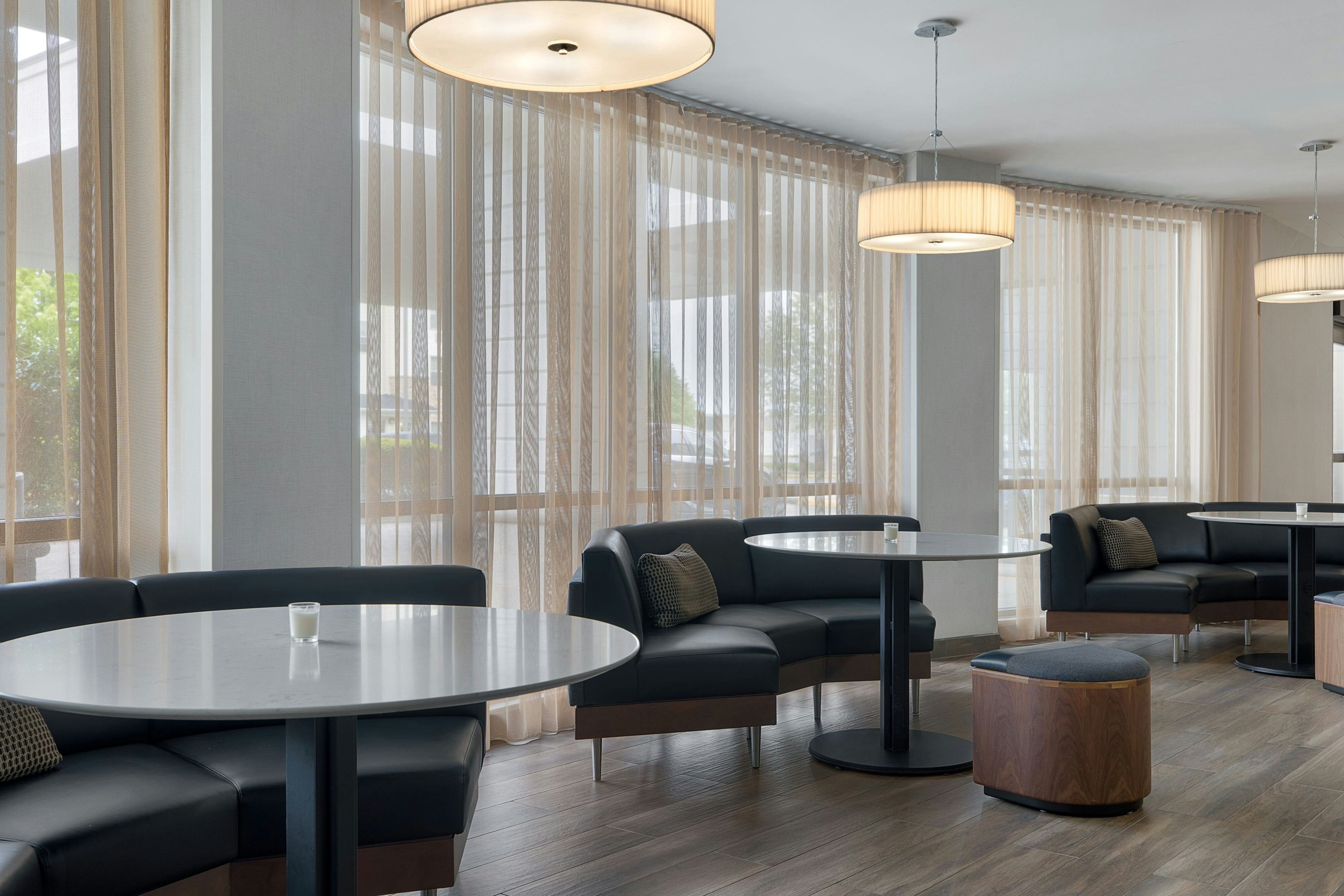 Courtyard By Marriott Republic Aprt Long Island Farmingdale 36/71