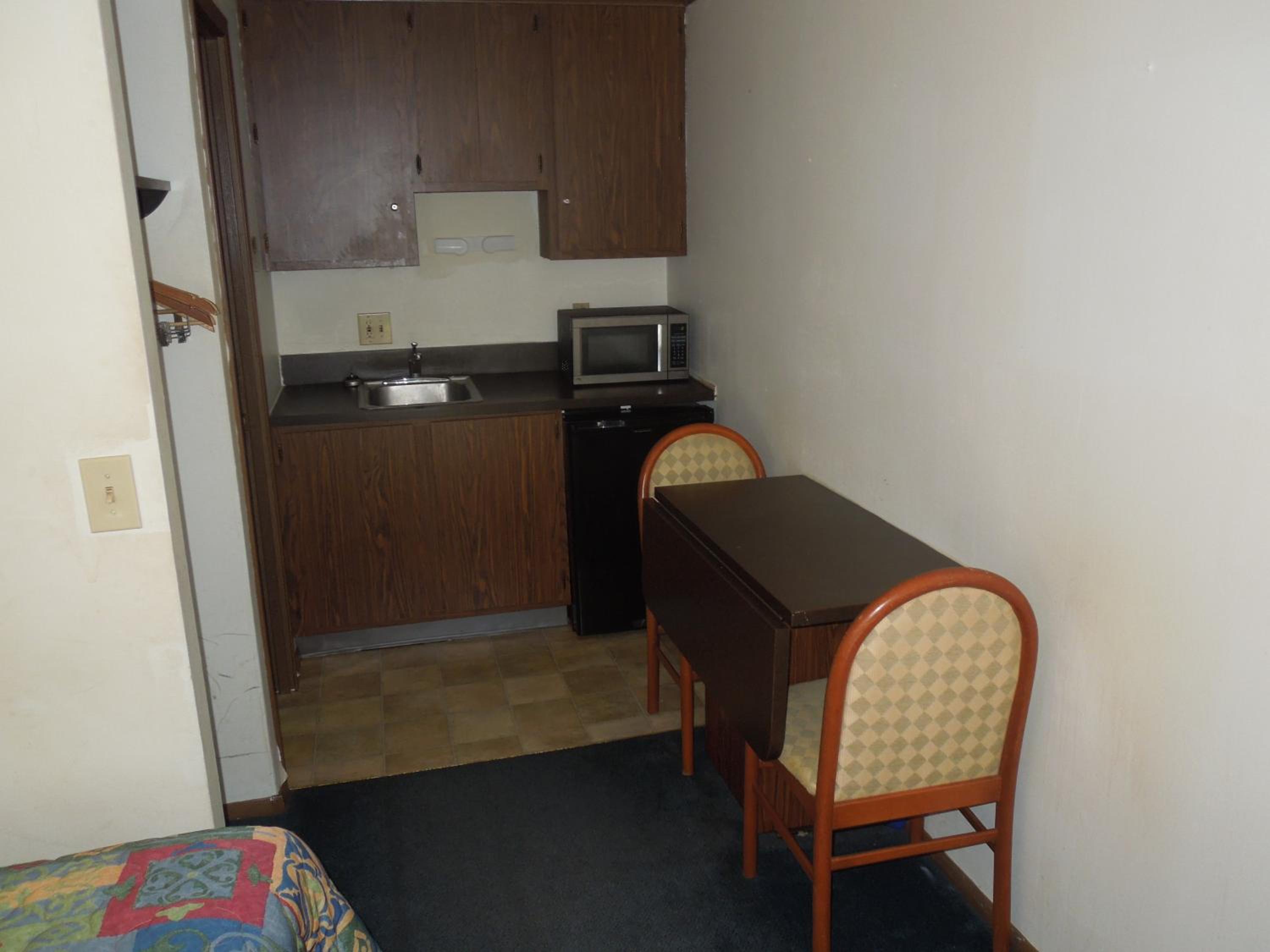 Xenia Country Inn 33/40
