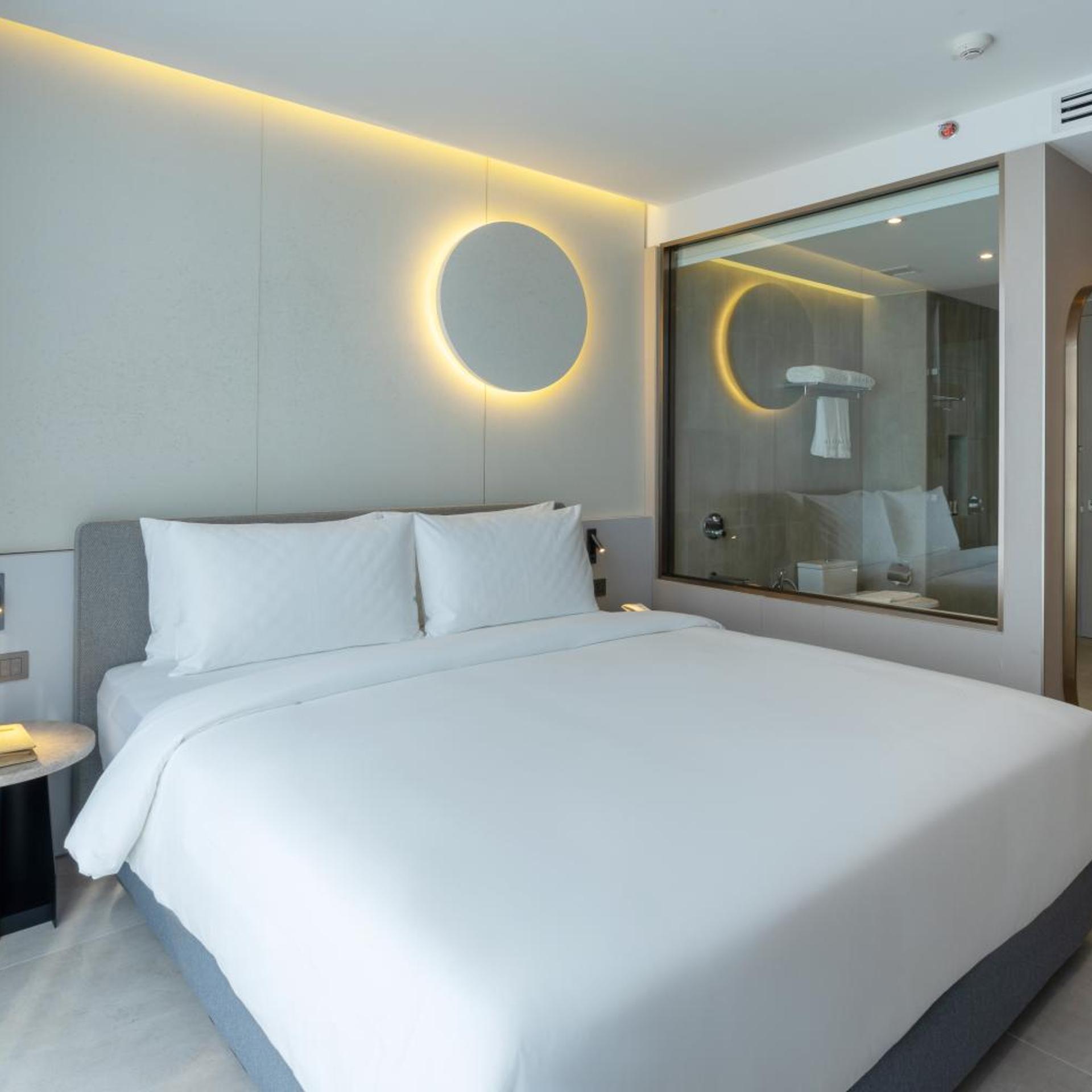 غرفة ديلوكس بسرير مزدوج، Akara Hotel Pattaya 2/10