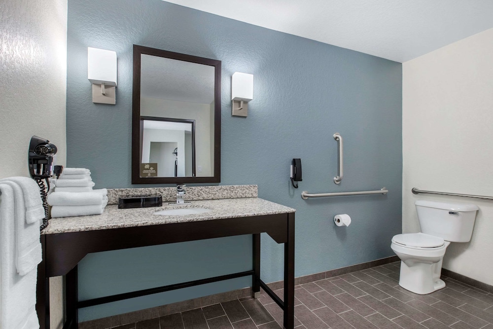 Sleep Inn and Suites Ankeny Des Moines IA 21/33
