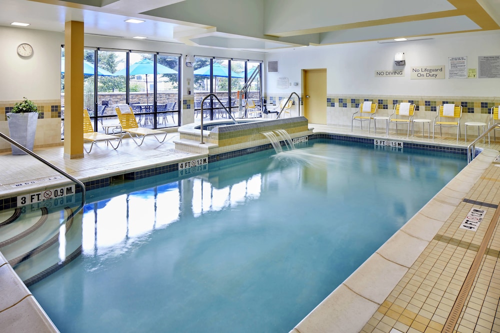 Fairfield Inn Suites Cumberland 19/50