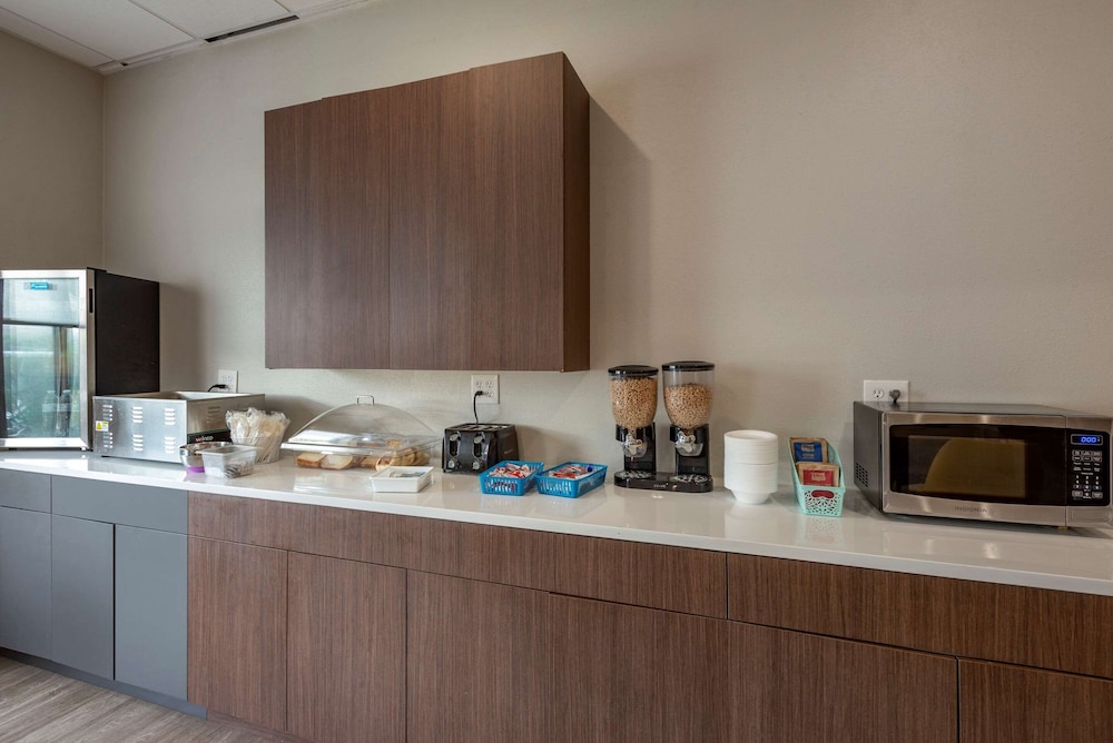 Comfort Inn Philadelphia International Airport West 30/44