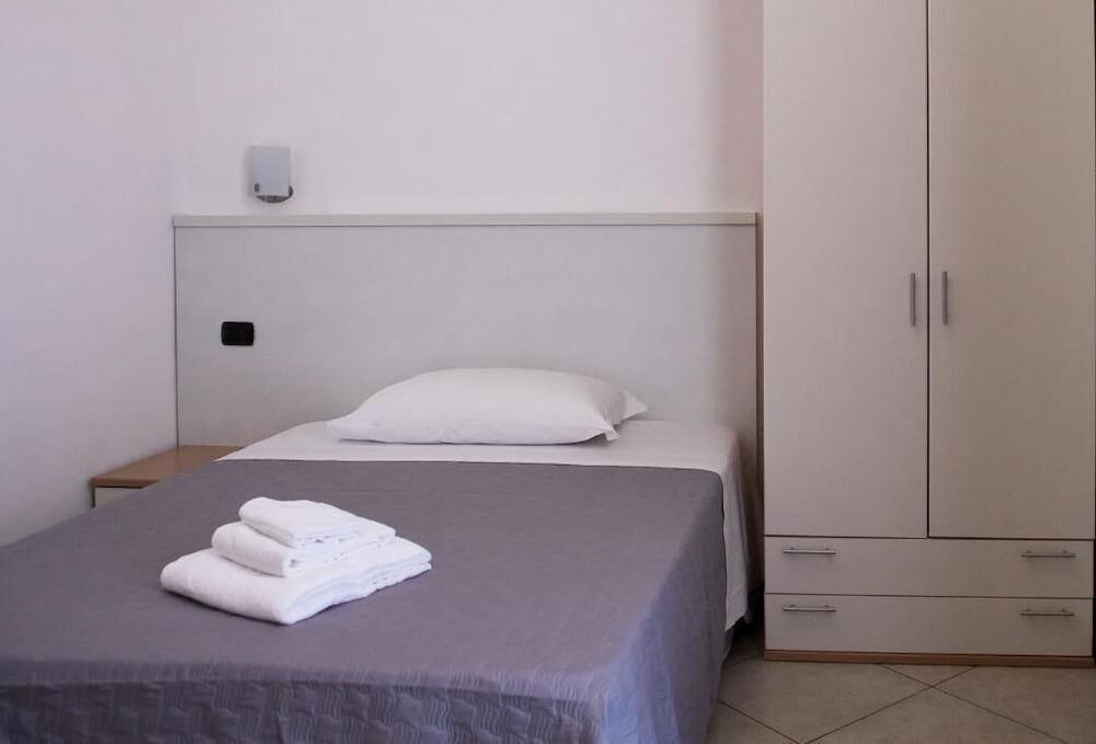 Hotel Amico 12/19
