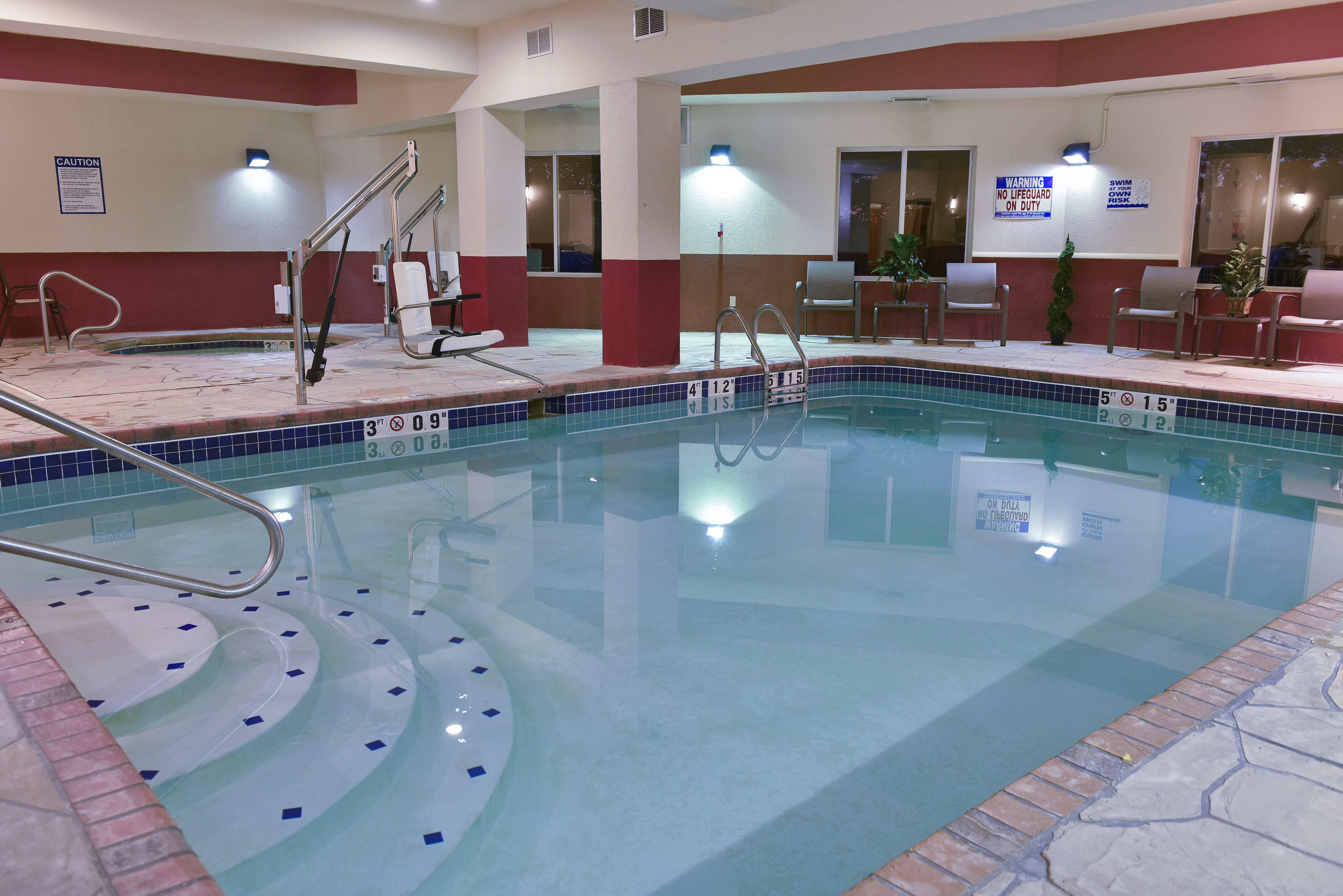 Holiday Inn Express Boonville 32/50