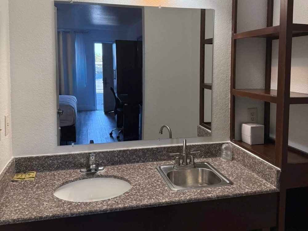 غرفة بسرير كينج، Rancho Cordova Inn 5/5