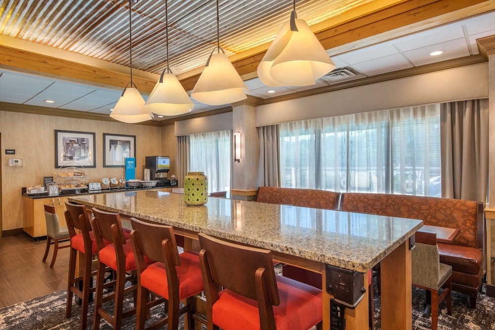 Hampton Inn Wilkesboro 35/50