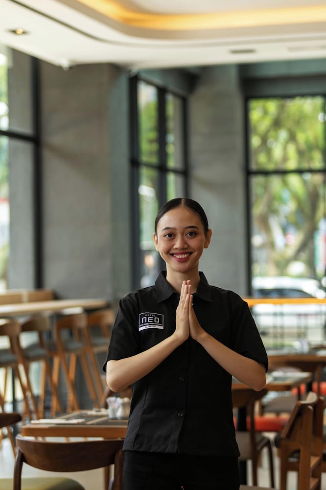 Hotel Neo Kota Baru Parahyangan 20/88